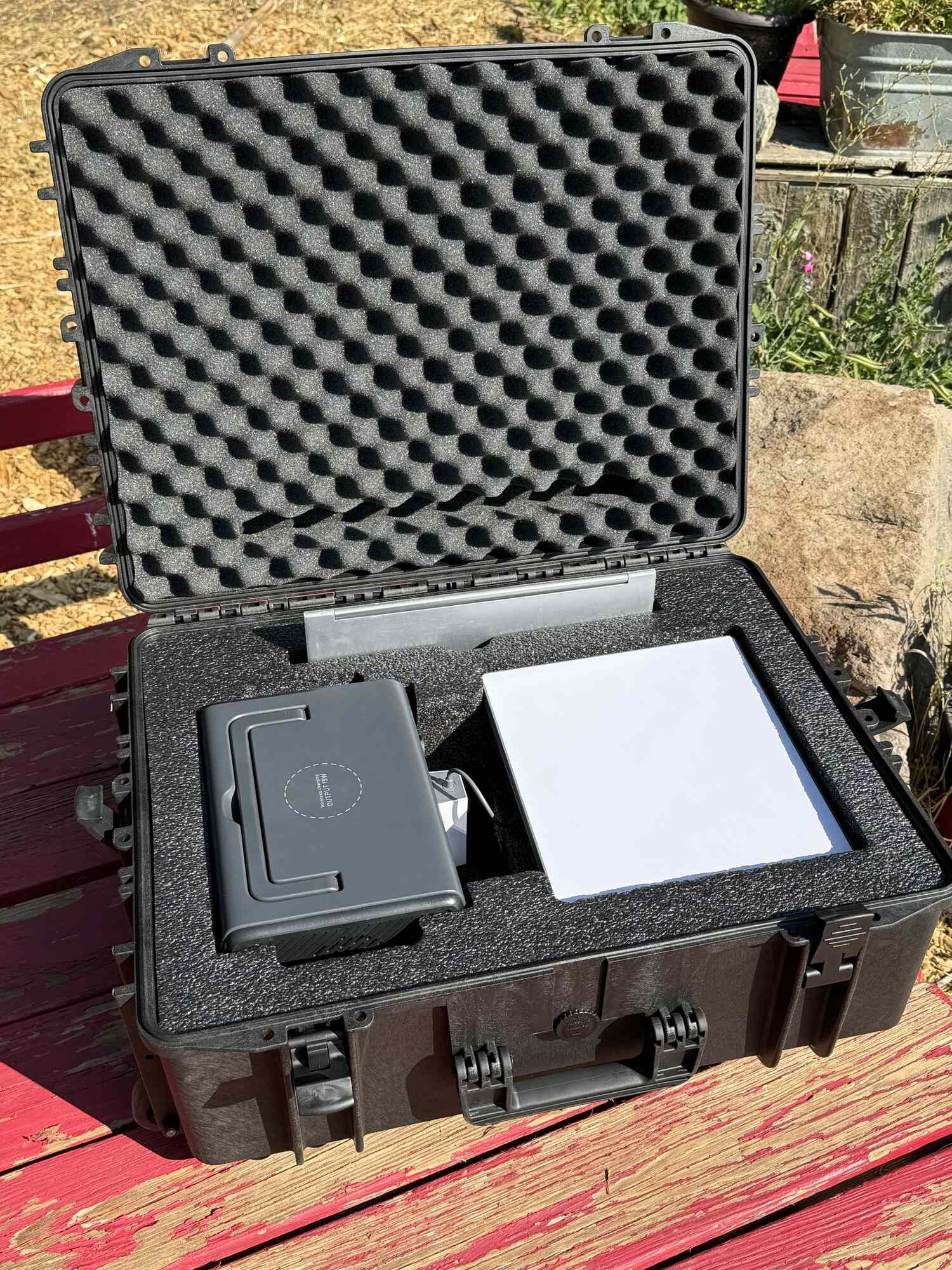 SATGEAR M1 - Starlink Mini Rolling Hard Case with Trolley Handle for 700W Battery product photo from Starlinkcases