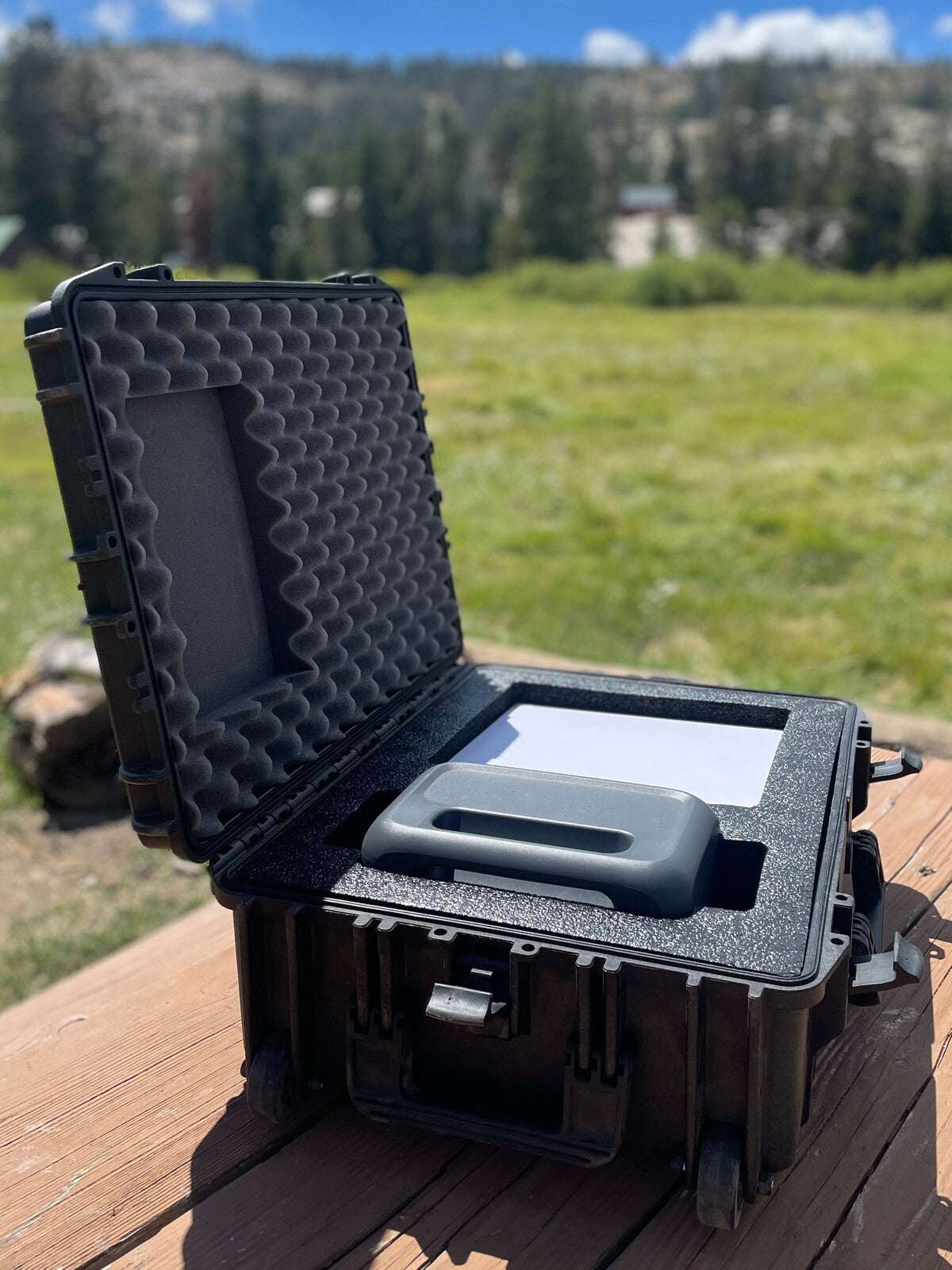 SATGEAR M2 - Starlink Mini Rolling Hard Case with Trolley Handle for 300W Battery product photo from Starlinkcases